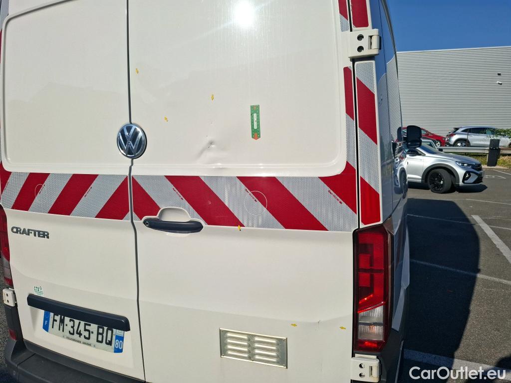  Volkswagen  Crafter  Fourgon Fourgon 35 mittlerer Radstand mit Hochdach FWD 2.0 140CV BVM6 #1