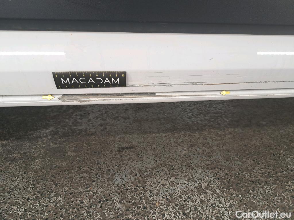  Volkswagen  Crafter  Fourgon Fourgon 35 mittlerer Radstand mit Hochdach FWD 2.0 140CV BVM6 #13