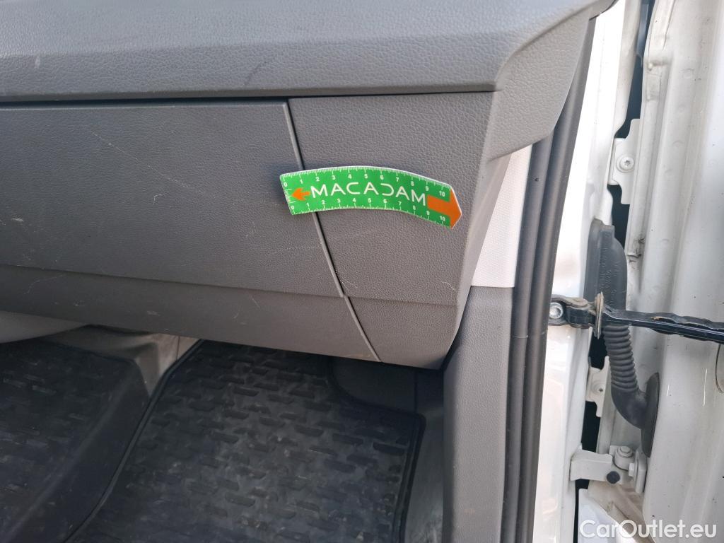  Volkswagen  Crafter  Fourgon Fourgon 35 mittlerer Radstand mit Hochdach FWD 2.0 140CV BVM6 #30