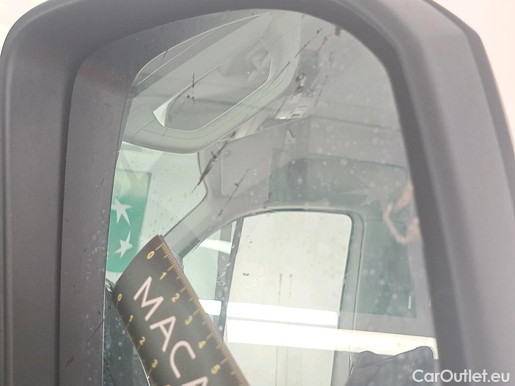  Volkswagen  Crafter  Fourgon Fourgon 35 mittlerer Radstand mit Hochdach FWD 2.0 140CV BVM6 #18