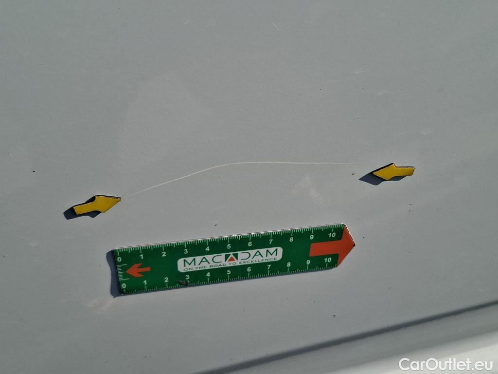  Volkswagen  Crafter  Fourgon Fourgon 35 mittlerer Radstand mit Hochdach FWD 2.0 140CV BVM6 #12