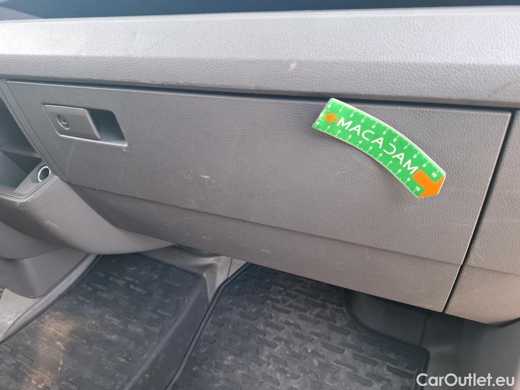  Volkswagen  Crafter  Fourgon Fourgon 35 mittlerer Radstand mit Hochdach FWD 2.0 140CV BVM6 #28
