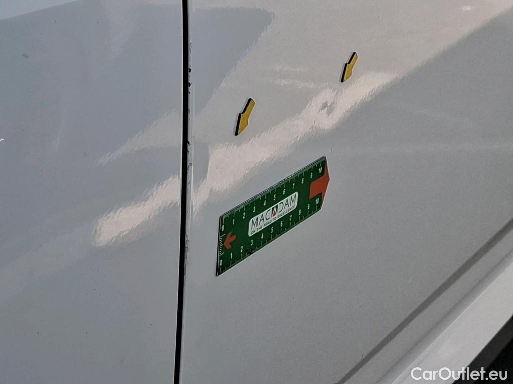 Volkswagen  Crafter  Fourgon Fourgon 35 mittlerer Radstand mit Hochdach FWD 2.0 140CV BVM6 #47