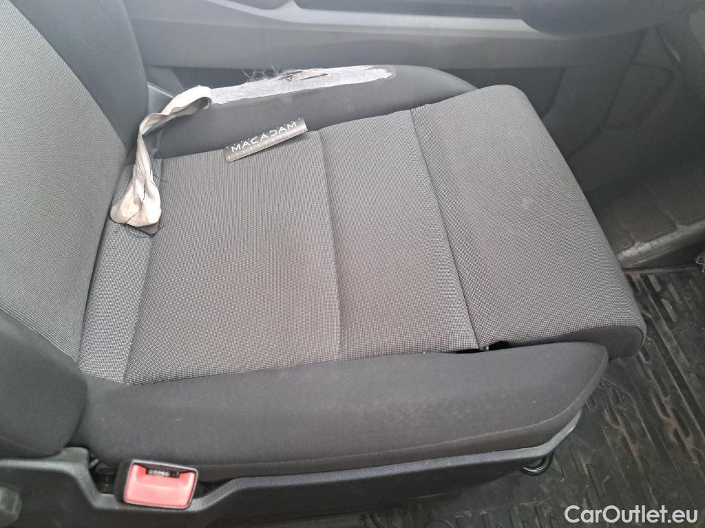  Volkswagen  Crafter  Fourgon Fourgon 35 mittlerer Radstand mit Hochdach FWD 2.0 140CV BVM6 #8