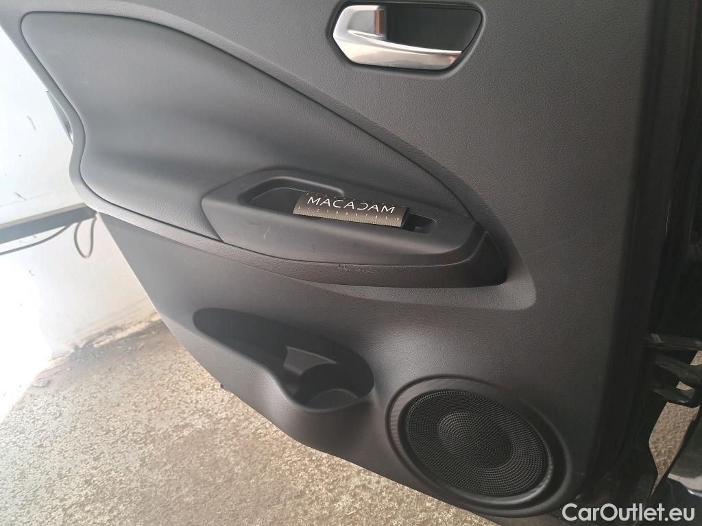 Nissan  Juke NISSAN  2019 5P Crossover Hybrid 143 Business+ #1