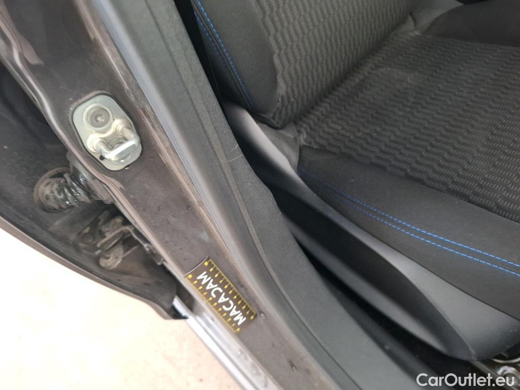  Peugeot  208  Signature 1.2 PureTech 80CV BVM5 E6dT #21