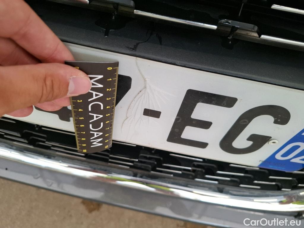  Peugeot  208  Signature 1.2 PureTech 80CV BVM5 E6dT #18
