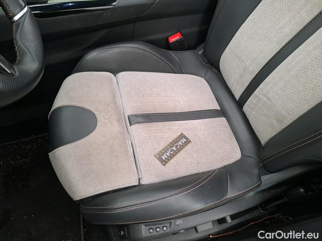  Peugeot  3008 PEUGEOT  / 2020 / 5P / SUV 1.6 HYBRID 225 E-EAT8 GT Pack #62