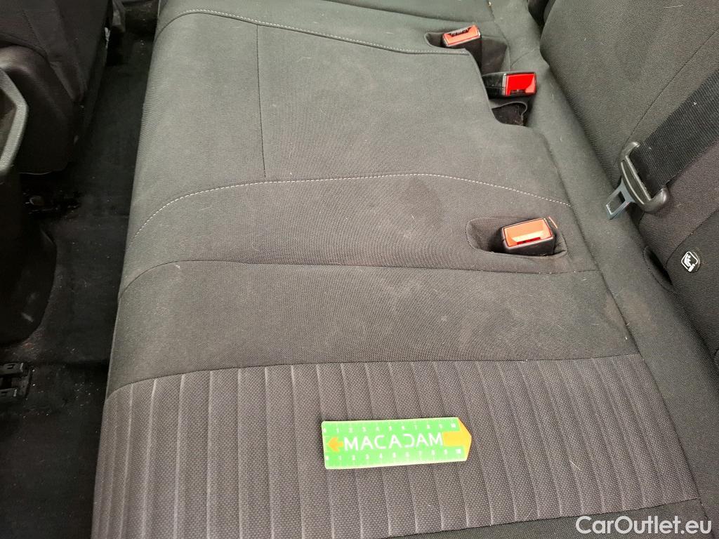  Peugeot  3008 PEUGEOT  / 2020 / 5P / SUV 1.6 HYBRID 225 E-EAT8 Active Pack #30
