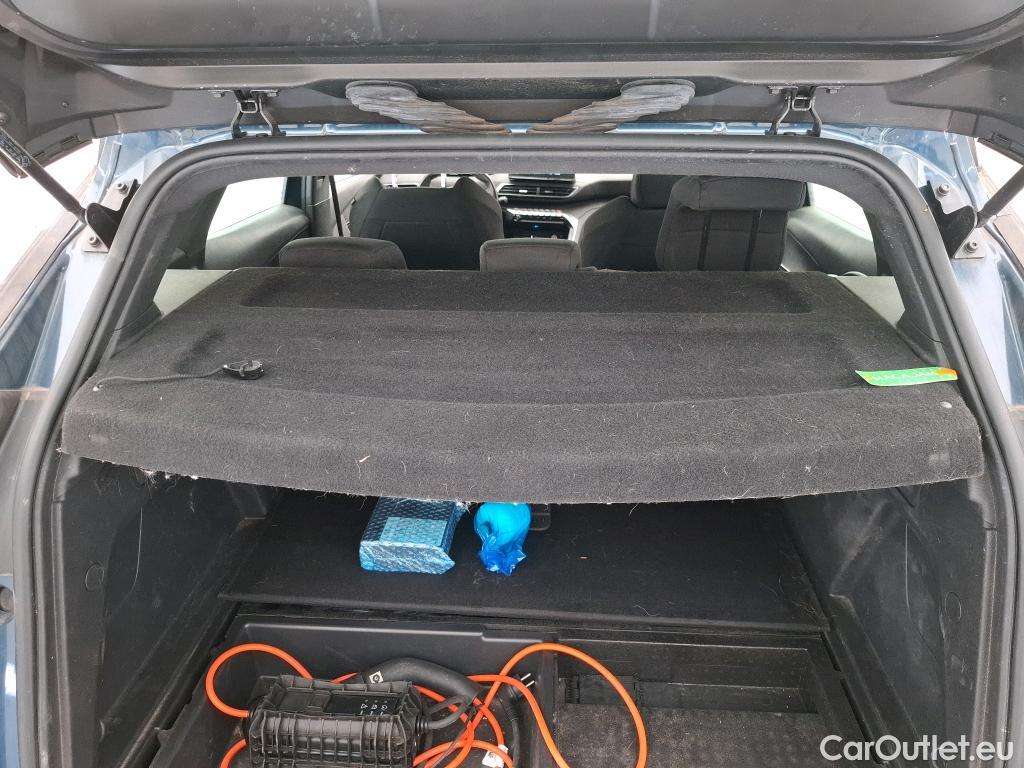  Peugeot  3008 PEUGEOT  / 2020 / 5P / SUV 1.6 HYBRID 225 E-EAT8 Active Pack #32