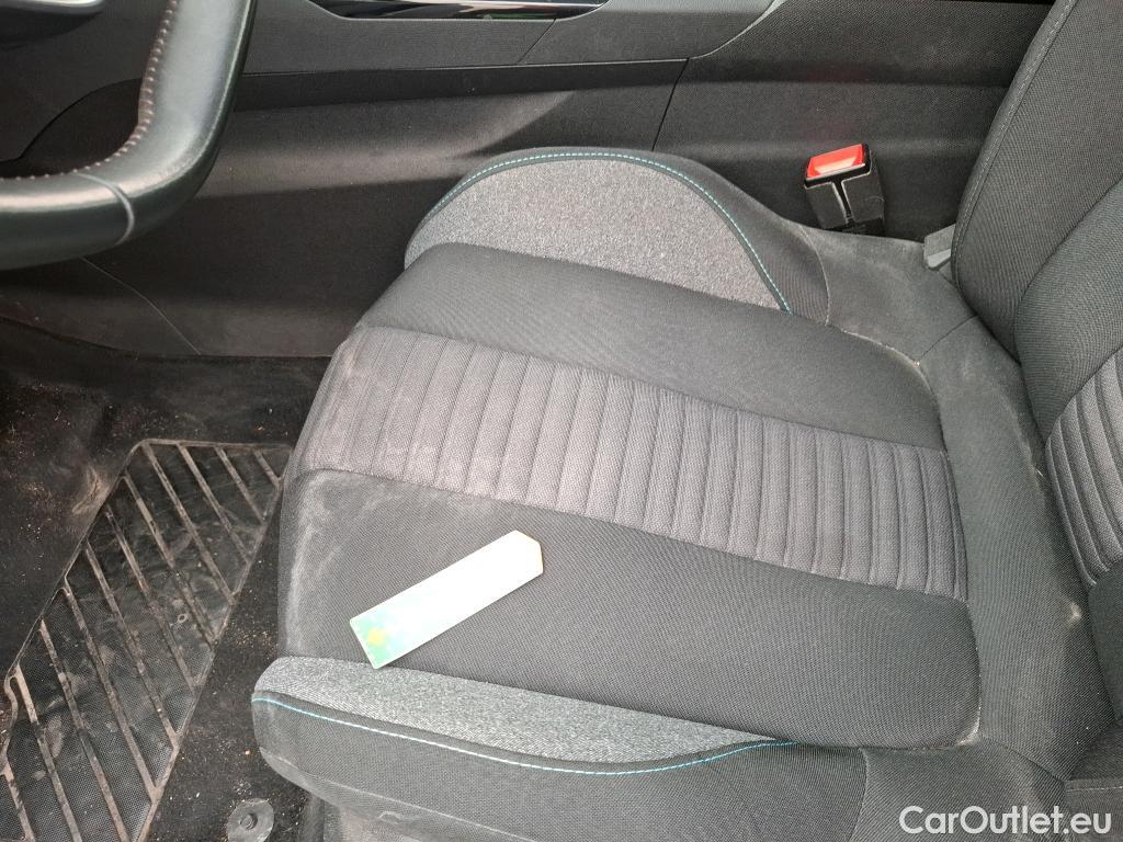  Peugeot  3008 PEUGEOT  / 2020 / 5P / SUV 1.6 HYBRID 225 E-EAT8 Active Pack #26