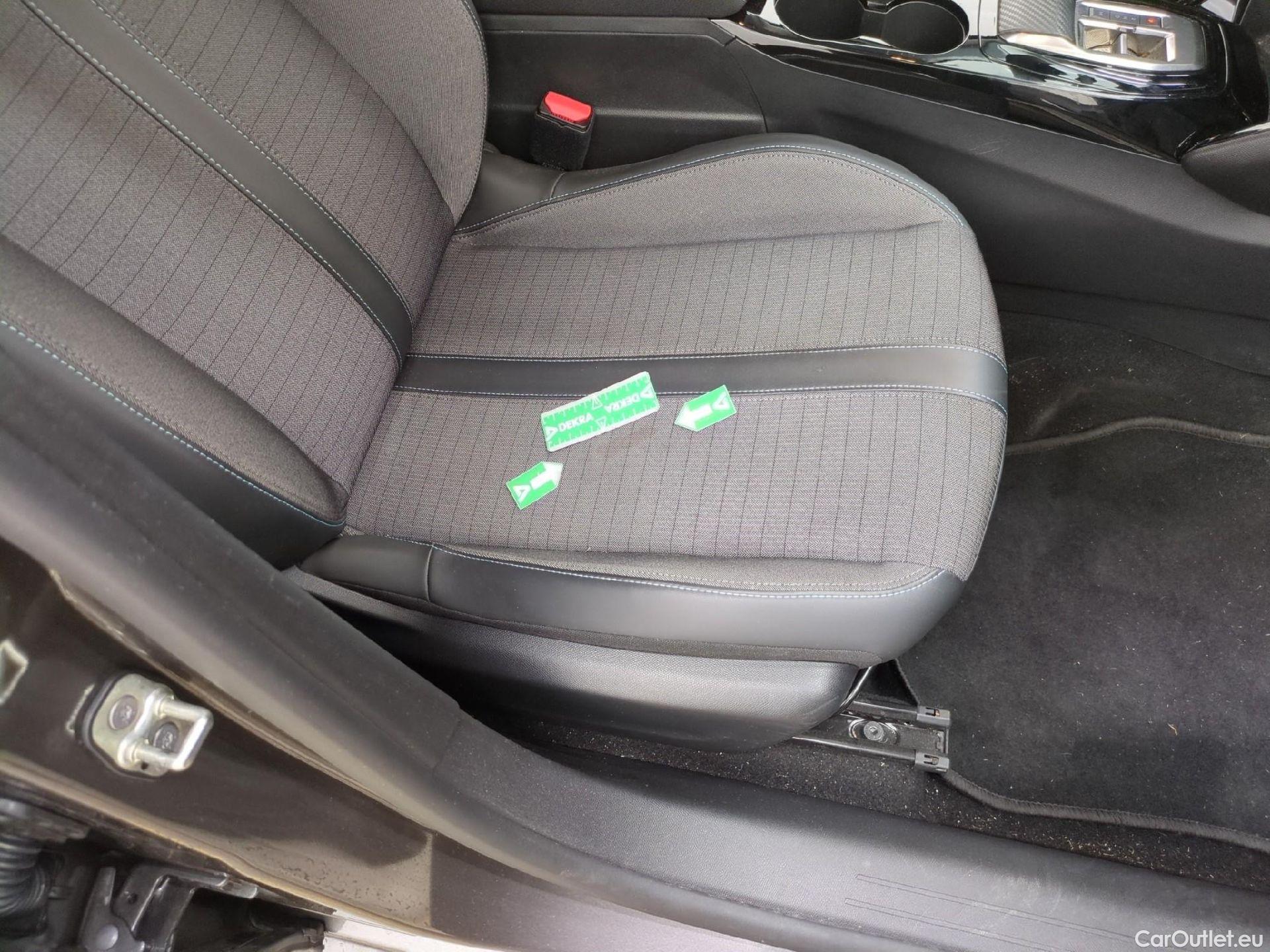  Peugeot  208  Allure Pack 1.2 PureTech 100CV BVA8 E6d #2