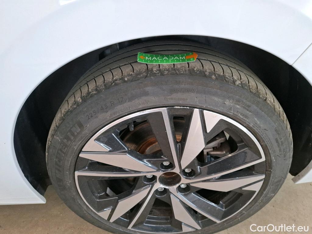  Peugeot  308 PEUGEOT  / 2021 / 5P / Berline PHEV 180 E-EAT8 ACTIVE PACK #30
