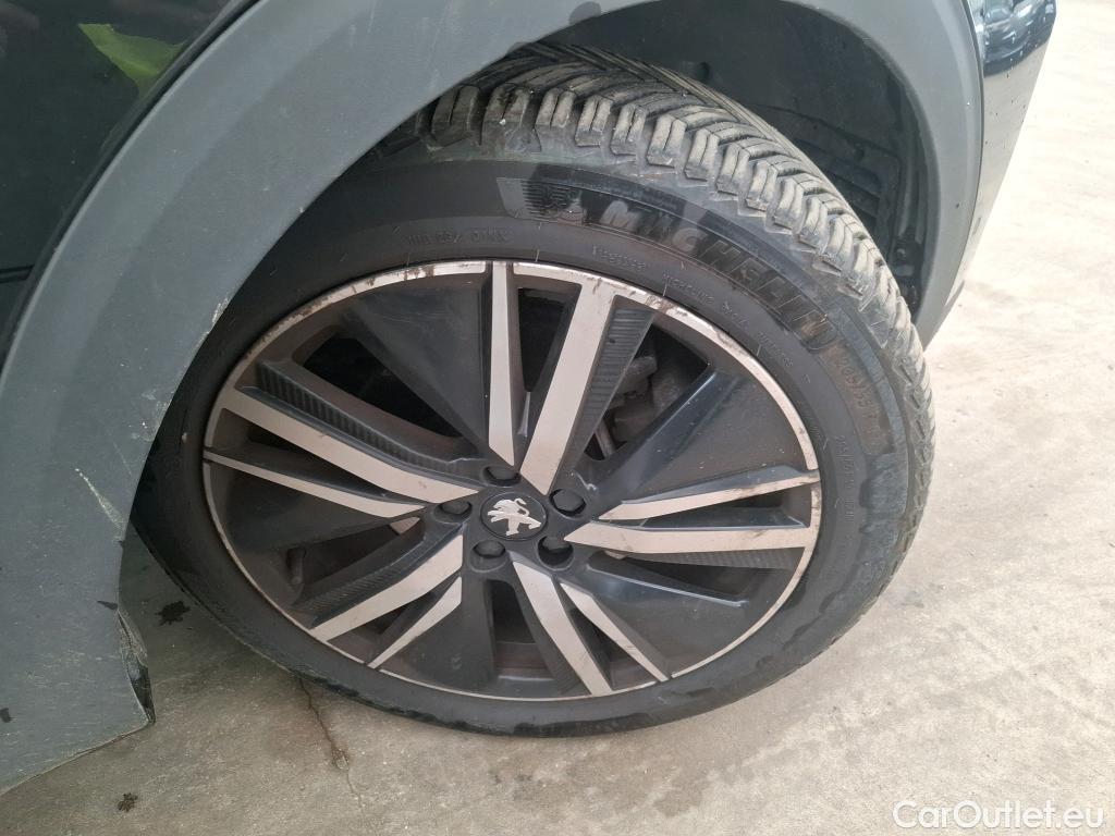  Peugeot  3008 PEUGEOT  / 2020 / 5P / SUV 1.6 HYBRID 225 E-EAT8 GT Pack #31