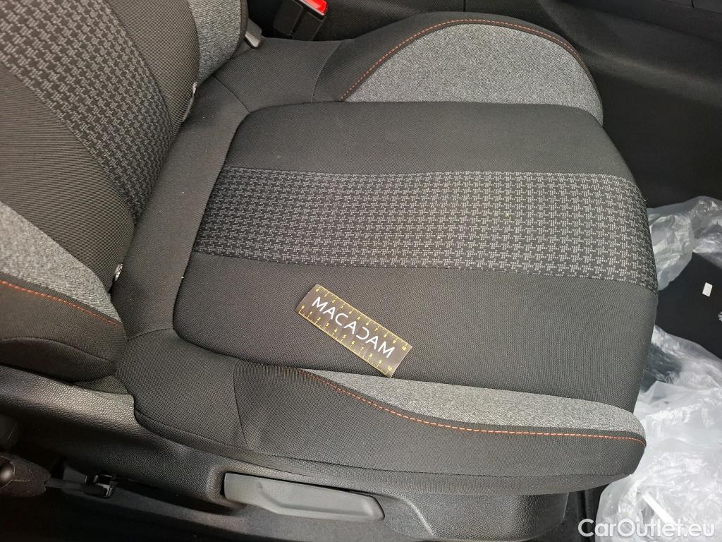  Peugeot  3008  II Active Pack 1.2 PureTech 130CV BVA8 E6d #12