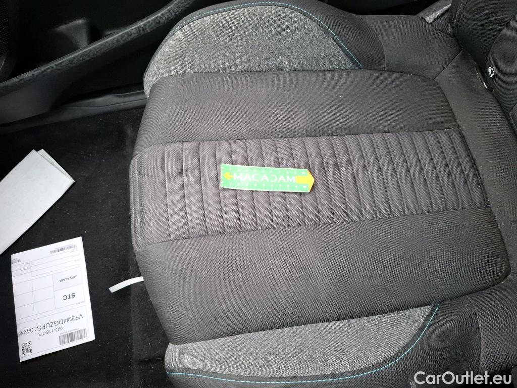  Peugeot  3008 PEUGEOT  / 2020 / 5P / SUV 1.6 HYBRID 225 E-EAT8 Active Pack #28