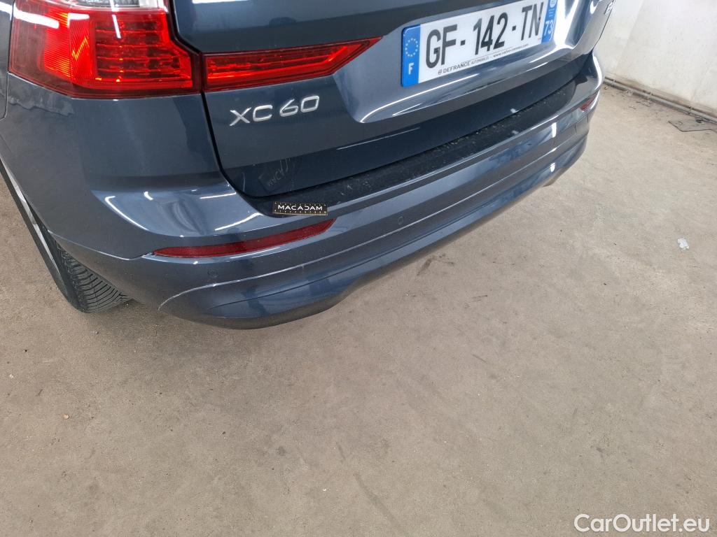  Volvo  XC60 VOLVO  / 2021 / 5P / SUV B4 197 GearTronic 8 Momentum #28