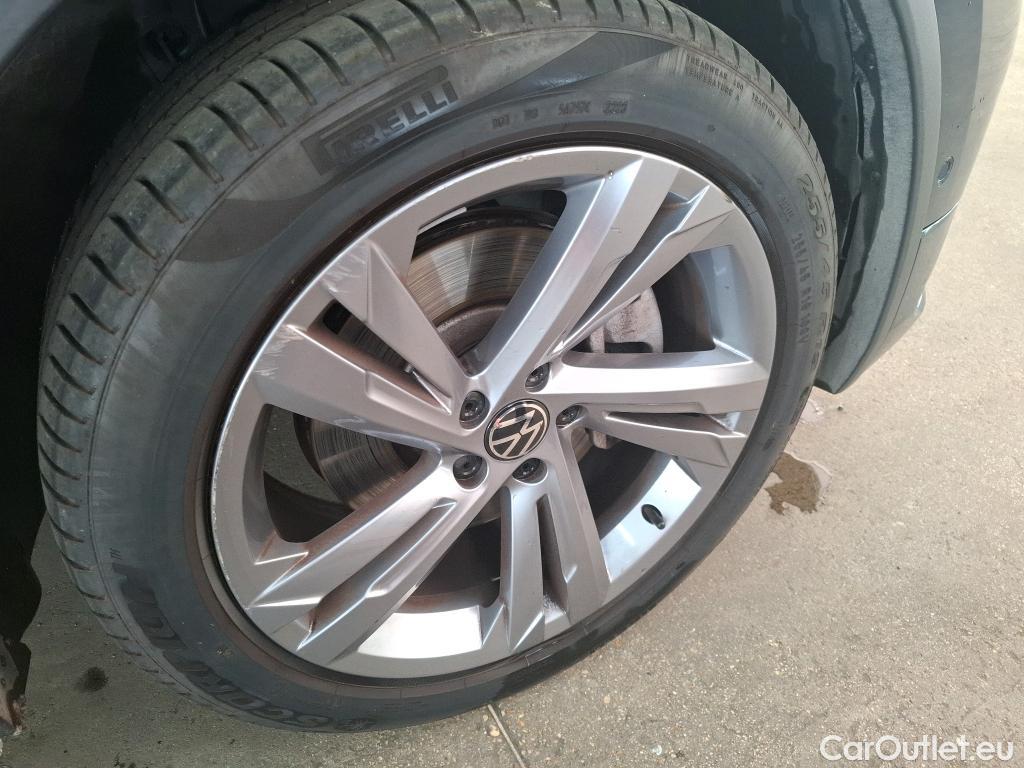  Volkswagen  Tiguan VOLKSWAGEN  / 2020 / 5P / SUV 1.4 eHybrid 245 DSG6 R-Line #1
