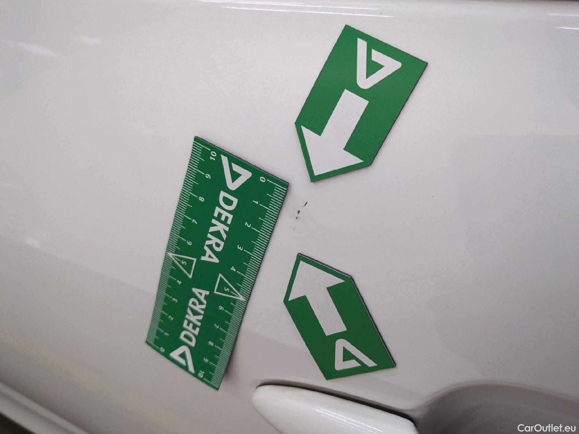  Toyota  Yaris Cross TOYOTA  Hybride / 2021 / 5P / SUV 1.5 HYBRID 116H DYNAMIC AUTO #15