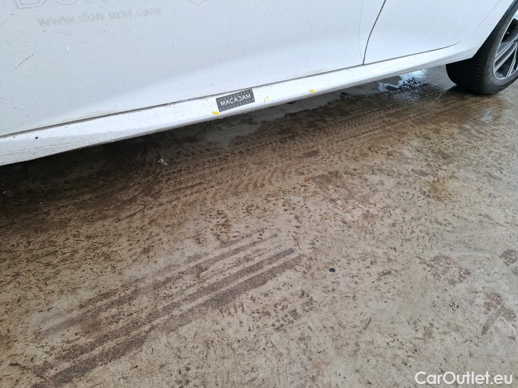  Peugeot  208  Allure Business 1.2 PureTech 100CV BVM6 E6d #8