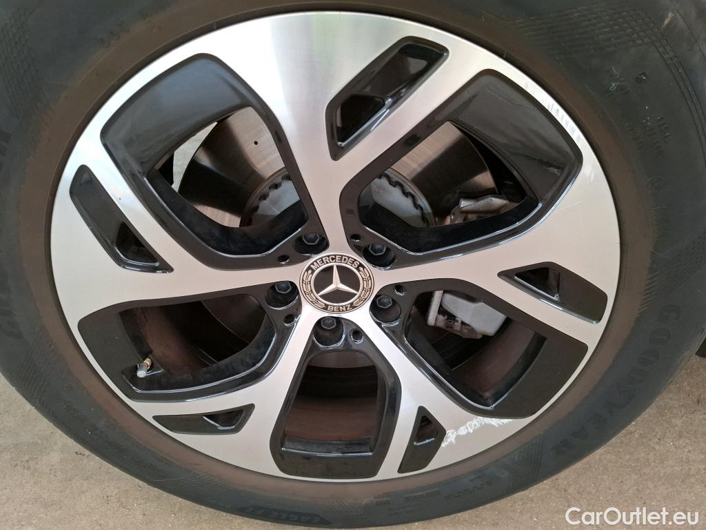  Mercedes  GLC MERCEDES-BENZ  / 2022 / 5P / SUV  300 e Business Line 4MATIC #9