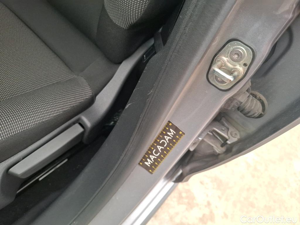  Citroen  C3  Plus 1.2 PureTech 80CV BVM5 6E #14