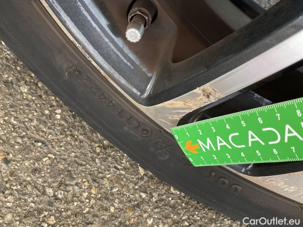  Suzuki  Swift SUZUKI  / 2017 / 5P / Berline 1.2 DUALJET HYBRID PACK CVT #51