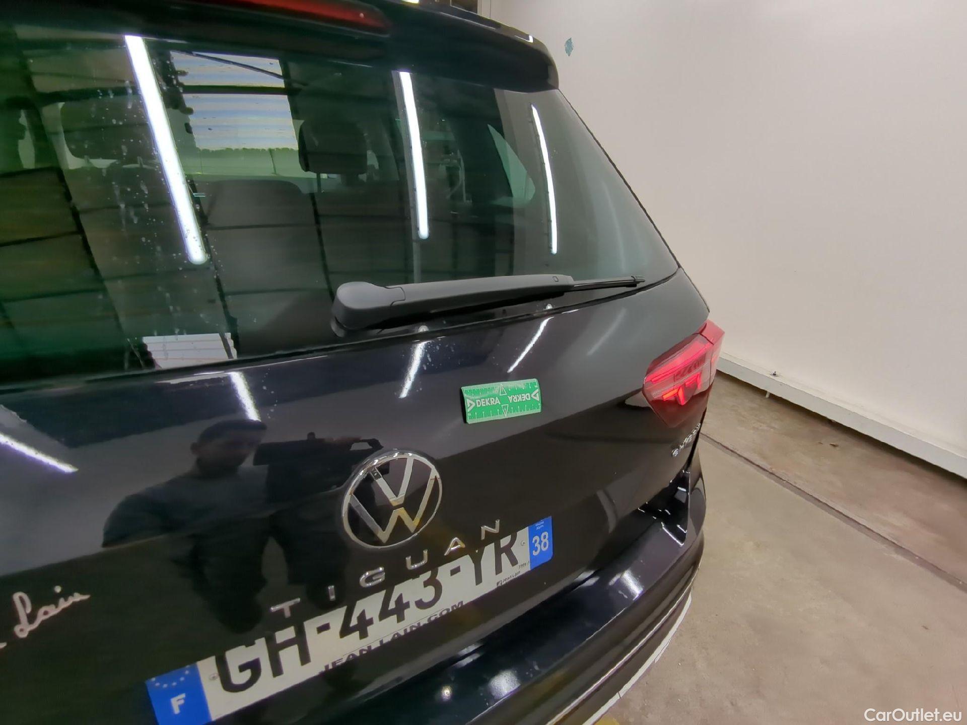  Volkswagen  Tiguan VOLKSWAGEN  / 2020 / 5P / SUV 1.4 eHybrid 245 DSG6 Elegance #24