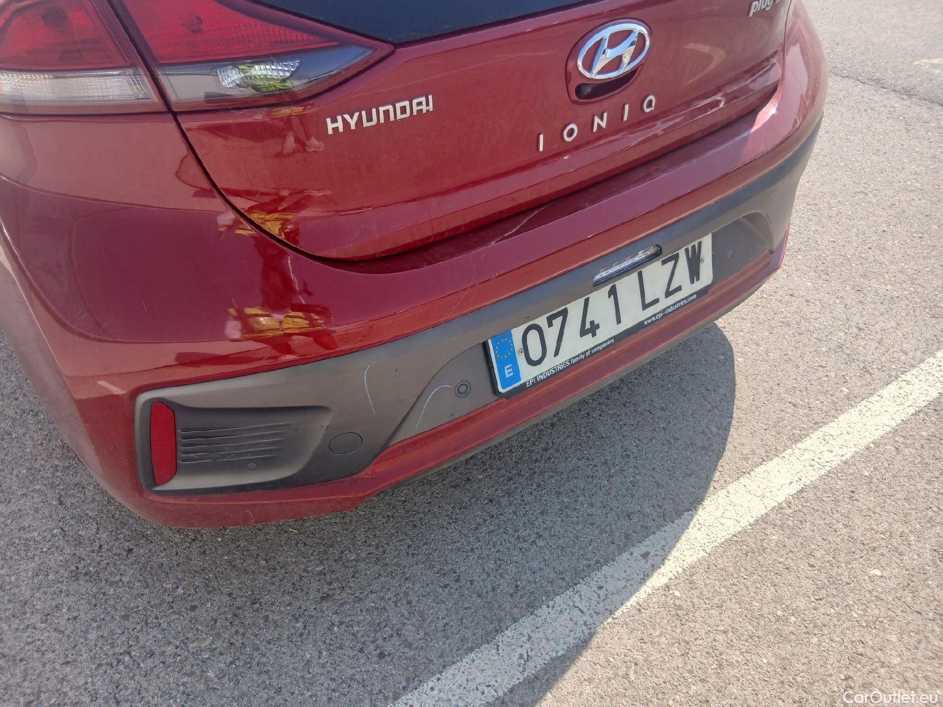  Hyundai   Ioniq HYUNDAI / 2019 / 5P / berlina con portón 1.6 GDI PHEV Klass DCT #17