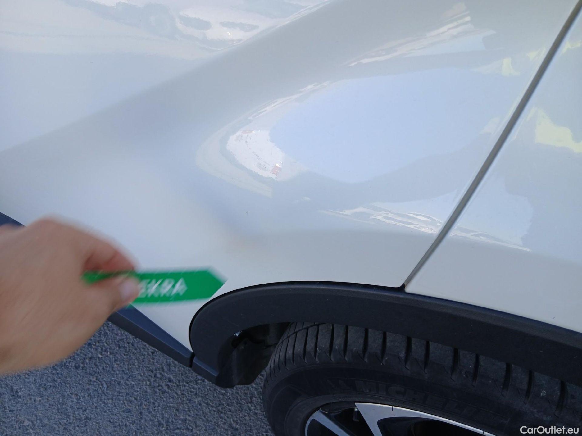  Toyota  C-HR TOYOTA  / 2019 / 5P / todoterreno 1.8 125H Advance #1