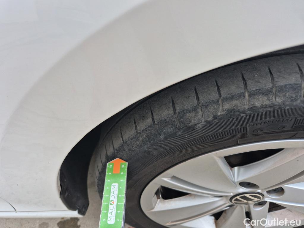  Volkswagen  Golf  VIII Berlina Life eTSI 1.0 TSI 110CV AT7 E6d #14