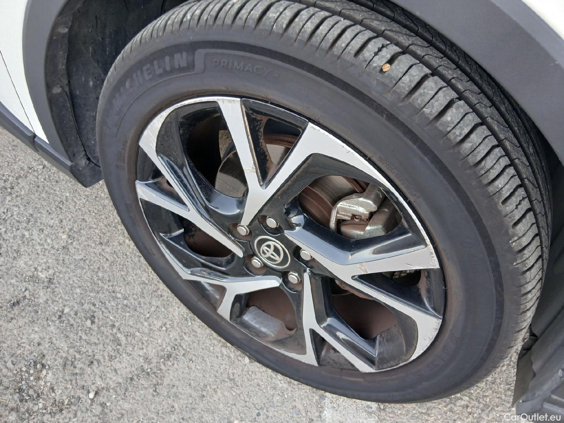  Toyota  C-HR TOYOTA  / 2019 / 5P / todoterreno 1.8 125H Advance #14