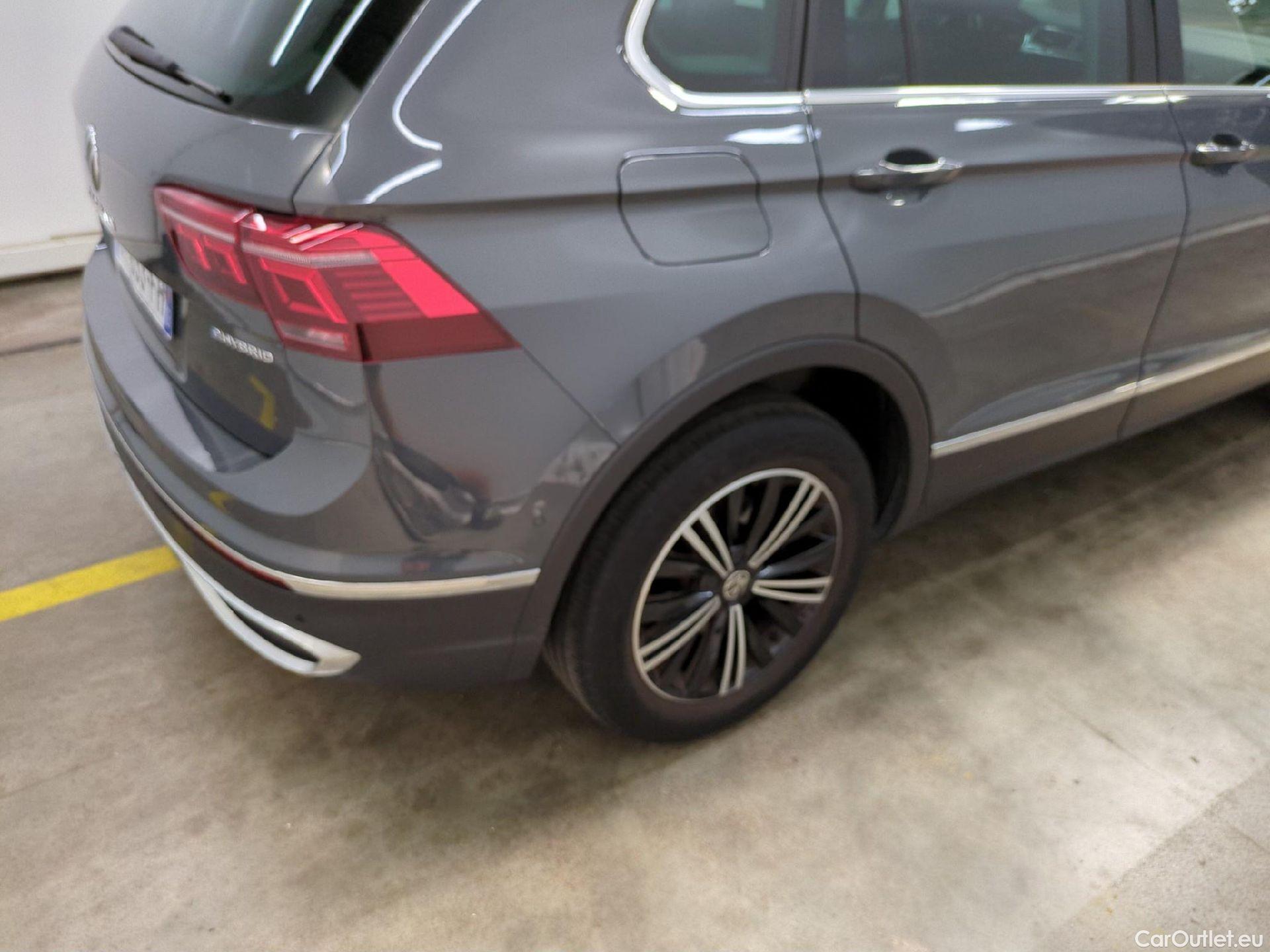  Volkswagen  Tiguan VOLKSWAGEN  / 2020 / 5P / SUV 1.4 eHybrid 245 DSG6 Elegance #18