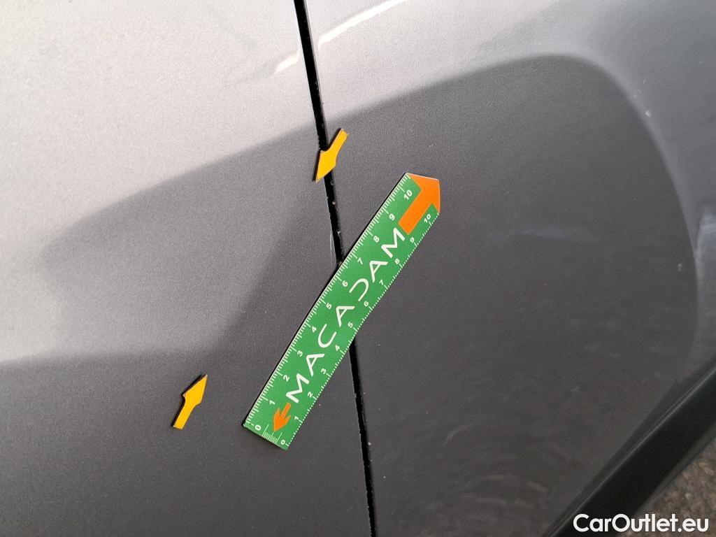  Citroen  C4  Berline Feel 1.2 PureTech 130CV BVM6 6E #2
