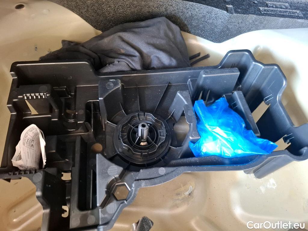  Citroen  C4  Berline Feel 1.2 PureTech 130CV BVM6 6E #17