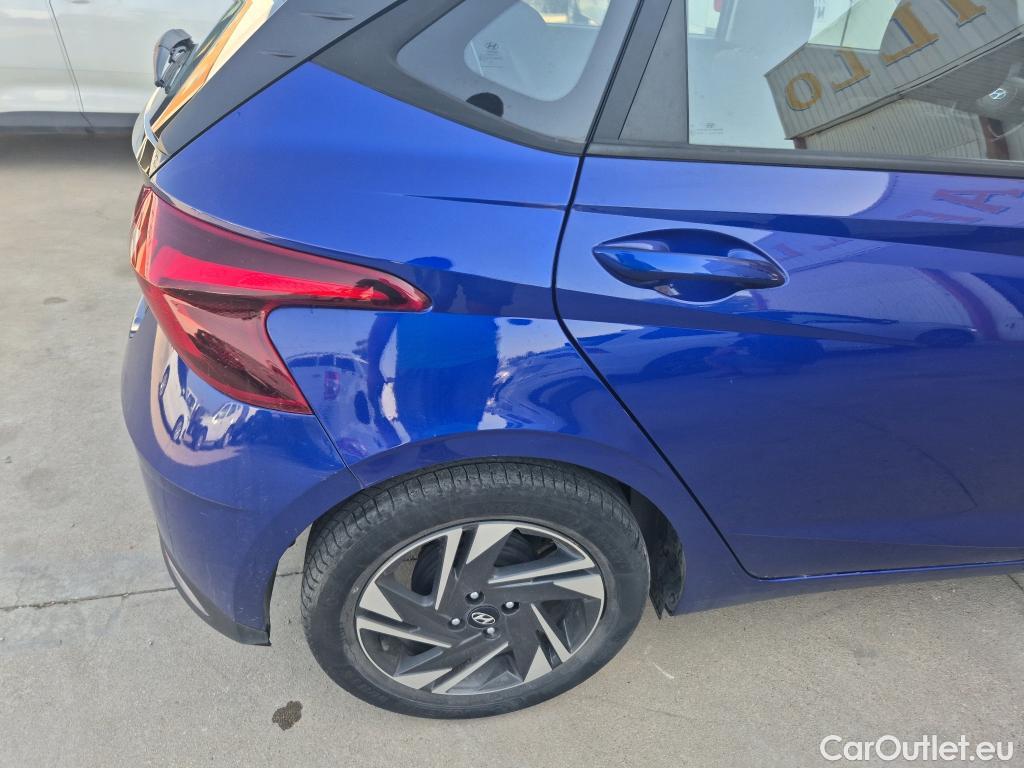  Hyundai  i20 HYUNDAI  / 2020 / 5P / berlina con portón 1.2 MPI Klass #18