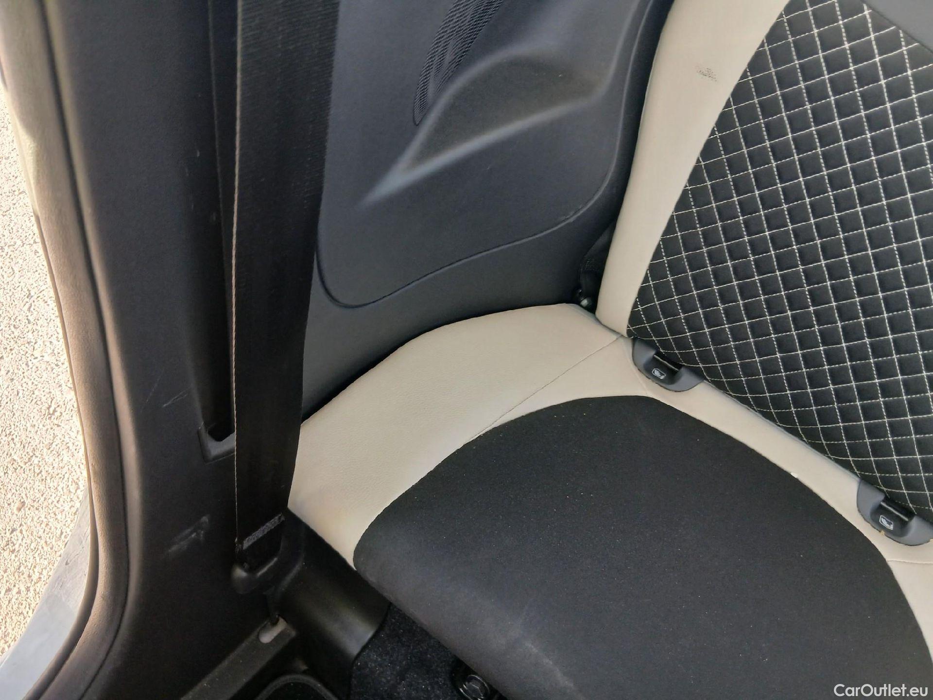  Fiat  500 FIAT  / 2015 / 3P / berlina con portón Dolcevita 1.0 Hybrid 51KW (70 CV) (AC5) #26