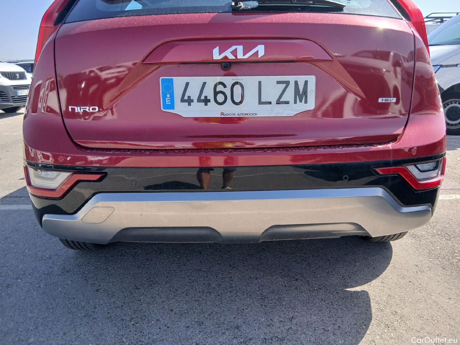  KIA  Niro KIA  / 2022 / 5P / crossover 1.6 GDi HEV 104kW (141CV) Drive #24