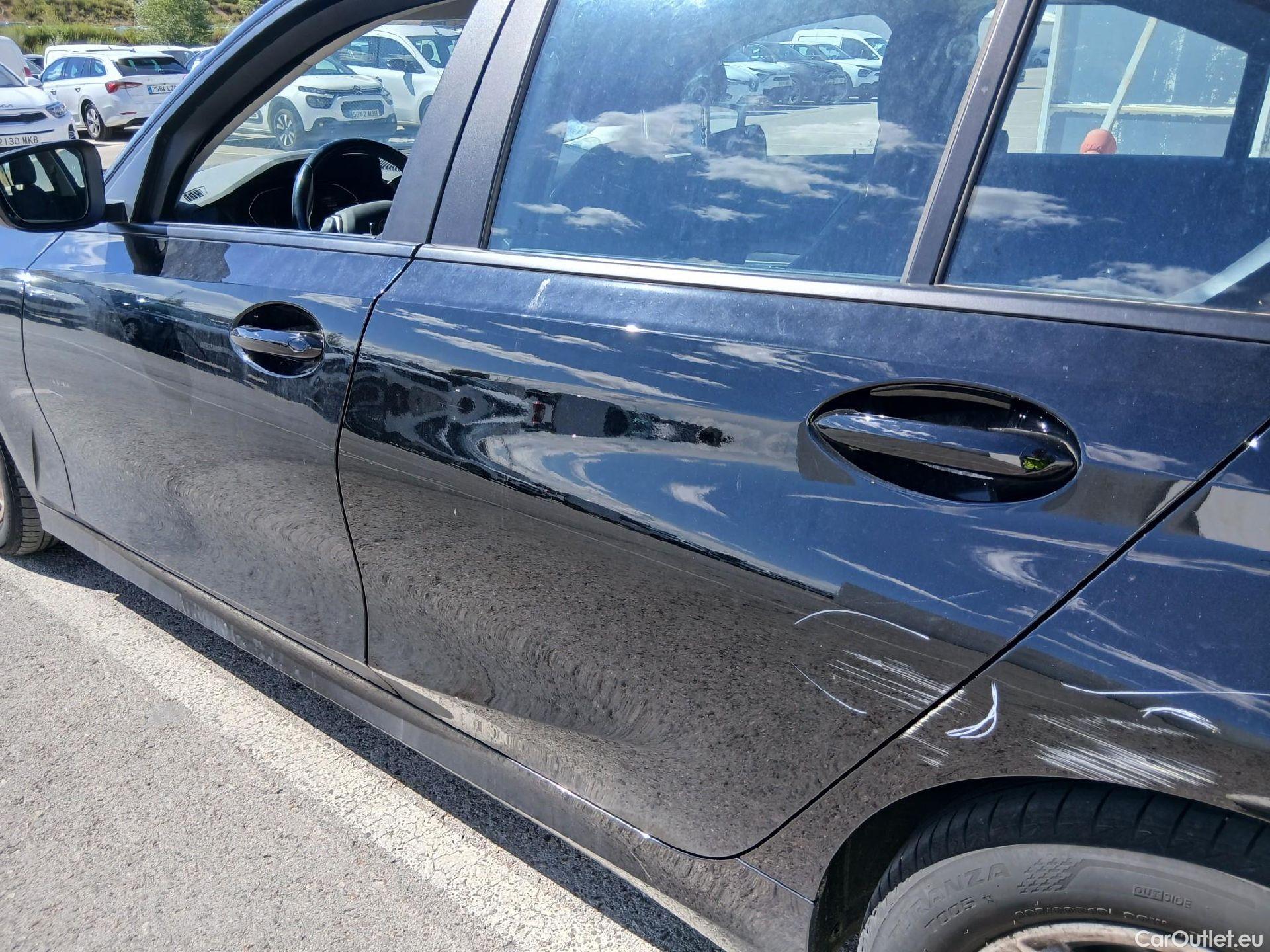  Bmw  Serie 3 BMW  / 2018 / 4P / sedán 318d Auto. #12
