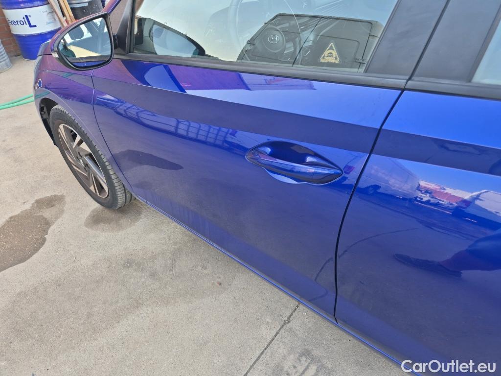  Hyundai  i20 HYUNDAI  / 2020 / 5P / berlina con portón 1.2 MPI Klass #1