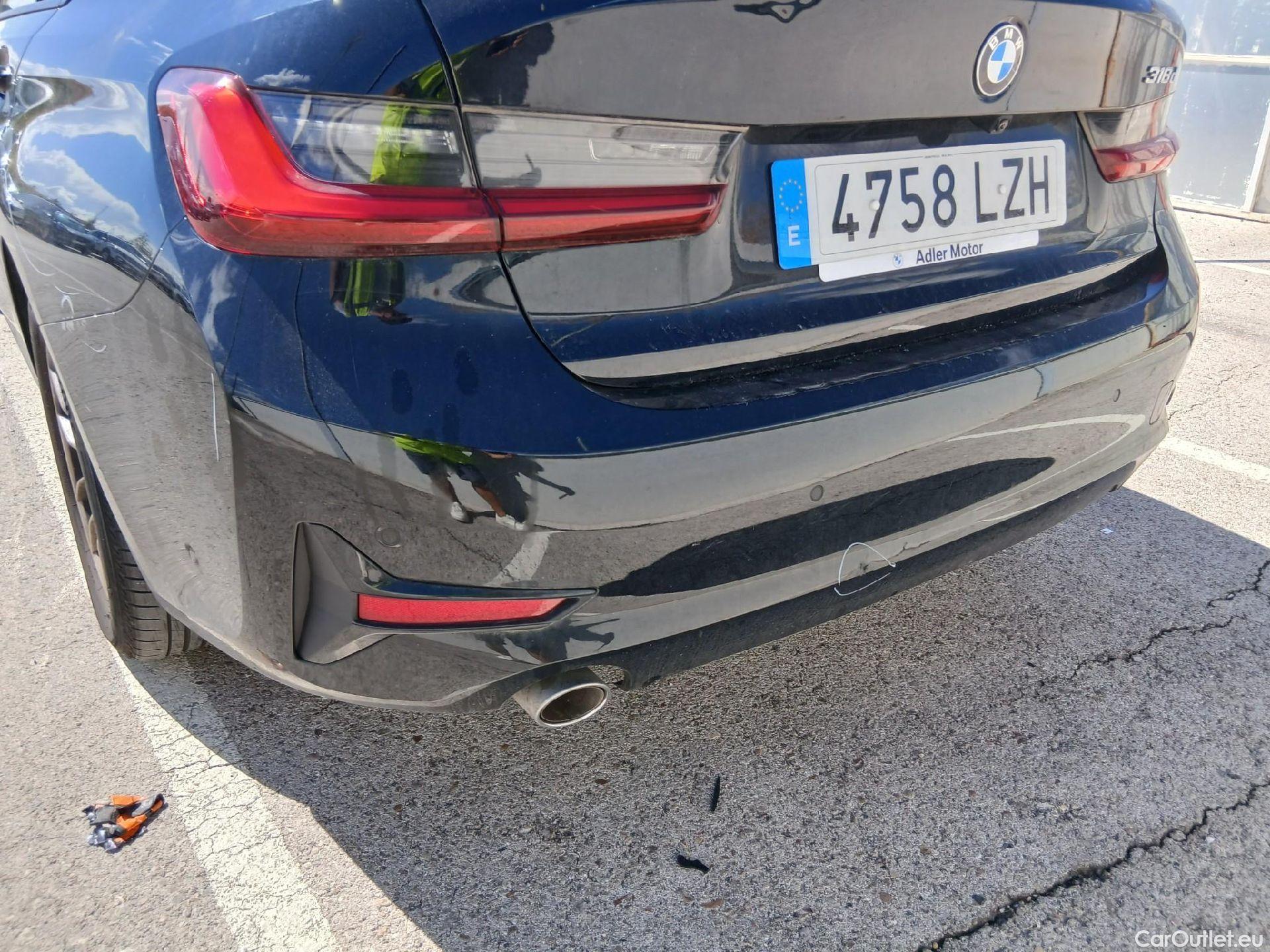  Bmw  Serie 3 BMW  / 2018 / 4P / sedán 318d Auto. #15