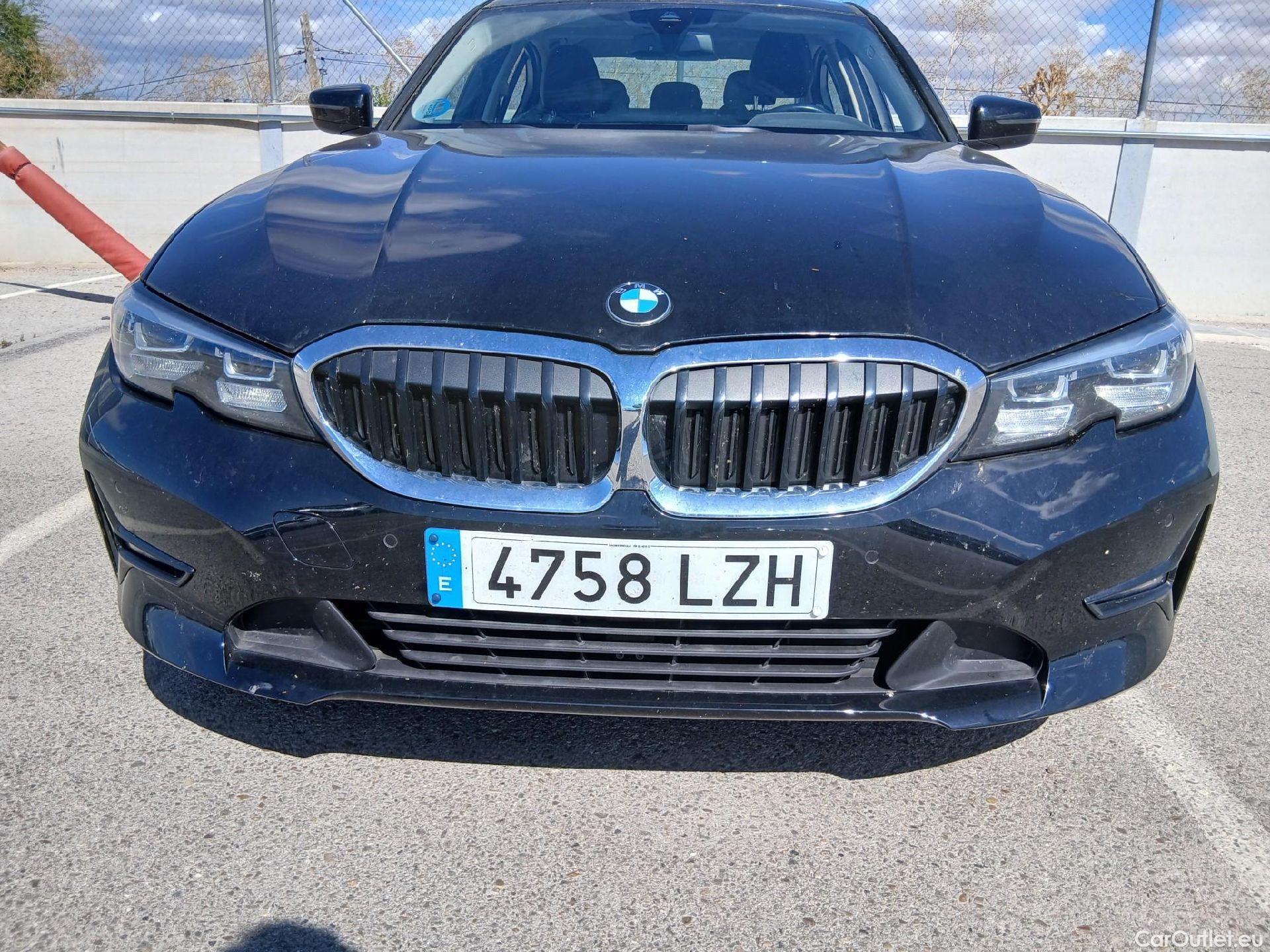  Bmw  Serie 3 BMW  / 2018 / 4P / sedán 318d Auto. #5