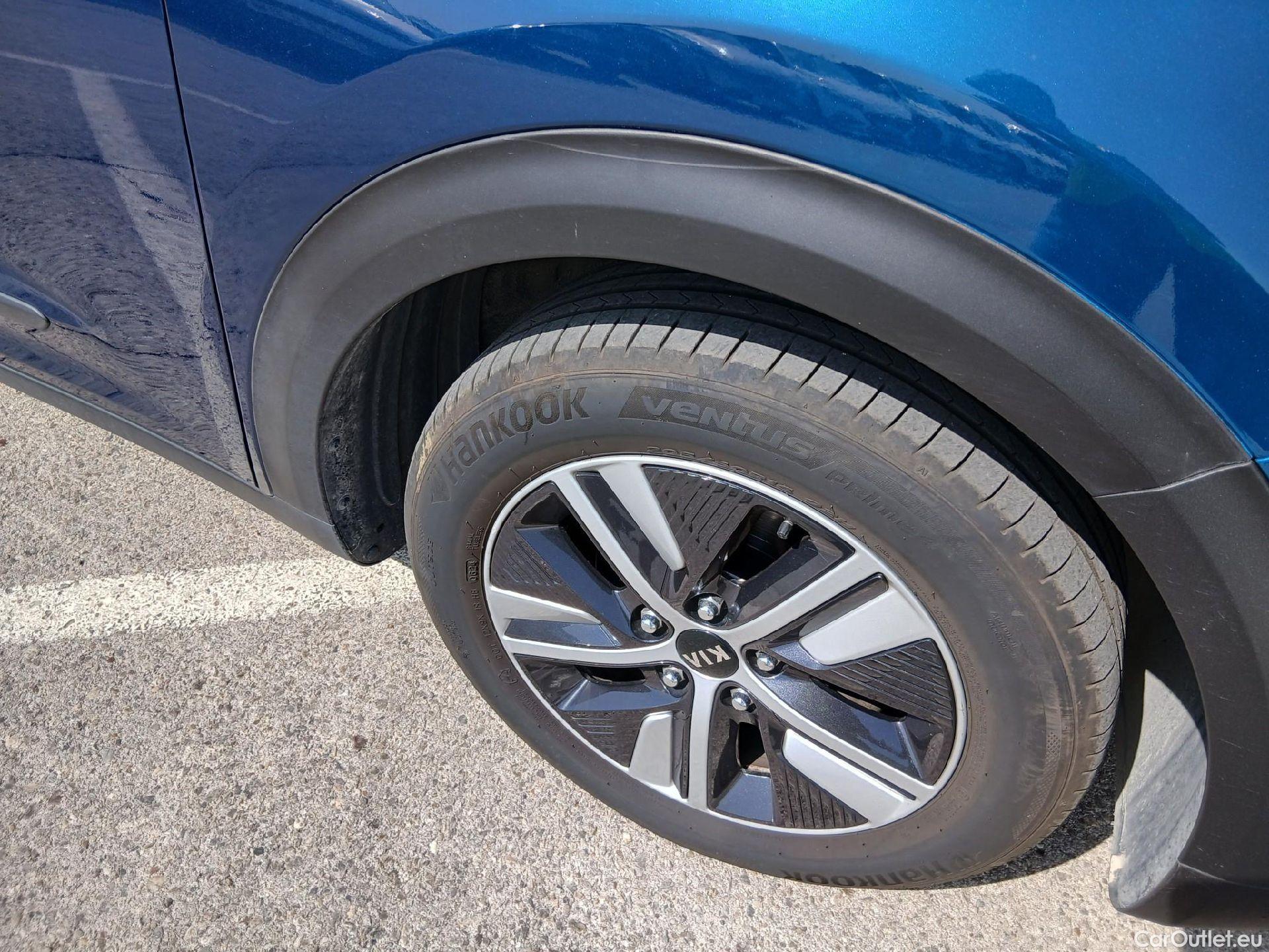  KIA  Niro KIA  / 2019 / 5P / crossover 1.6 GDi HEV 104kW (141CV) Drive #42