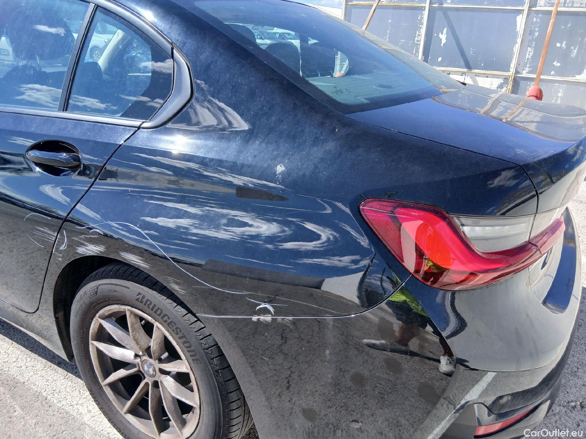  Bmw  Serie 3 BMW  / 2018 / 4P / sedán 318d Auto. #14