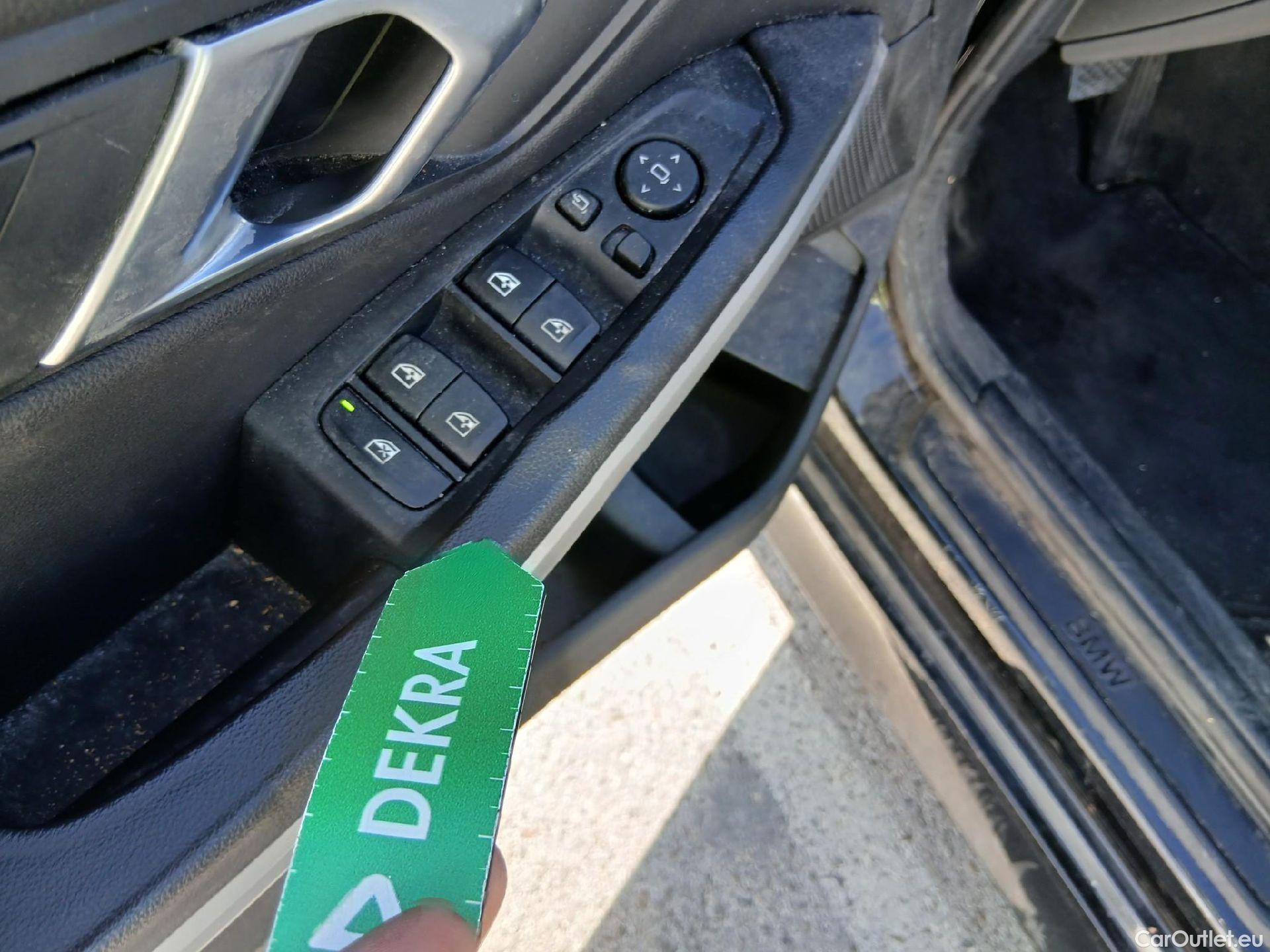  Bmw  Serie 3 BMW  / 2018 / 4P / sedán 318d Auto. #20