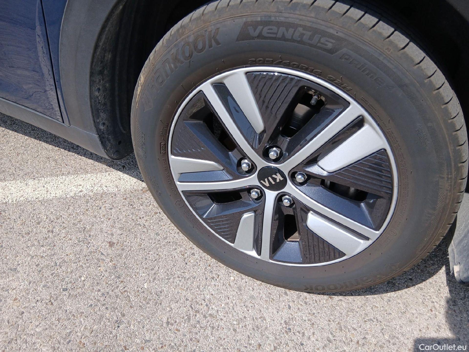  KIA  Niro KIA  / 2019 / 5P / crossover 1.6 GDi HEV 104kW (141CV) Drive #41
