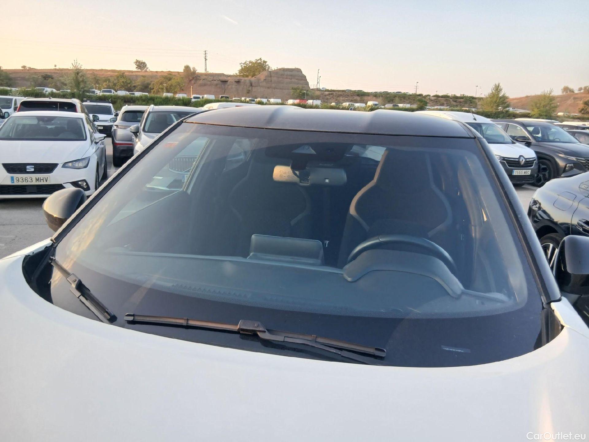  Nissan  Juke NISSAN  / 2019 / 5P / crossover DIG-T 84 kW (114 CV) DCT 7 V N-Connecta #2