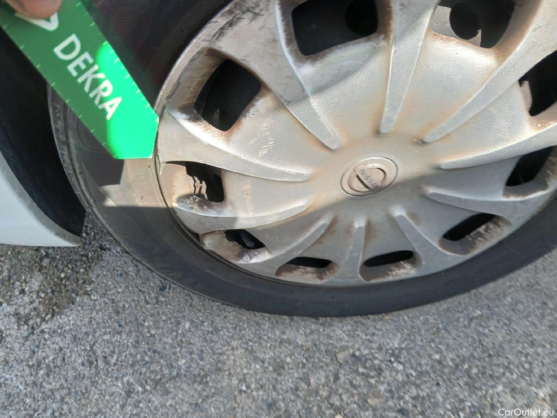  Nissan  Micra NISSAN  / 2017 / 5P / berlina con portón IG-T 68 kW (92 CV) E6D-F Acenta #12