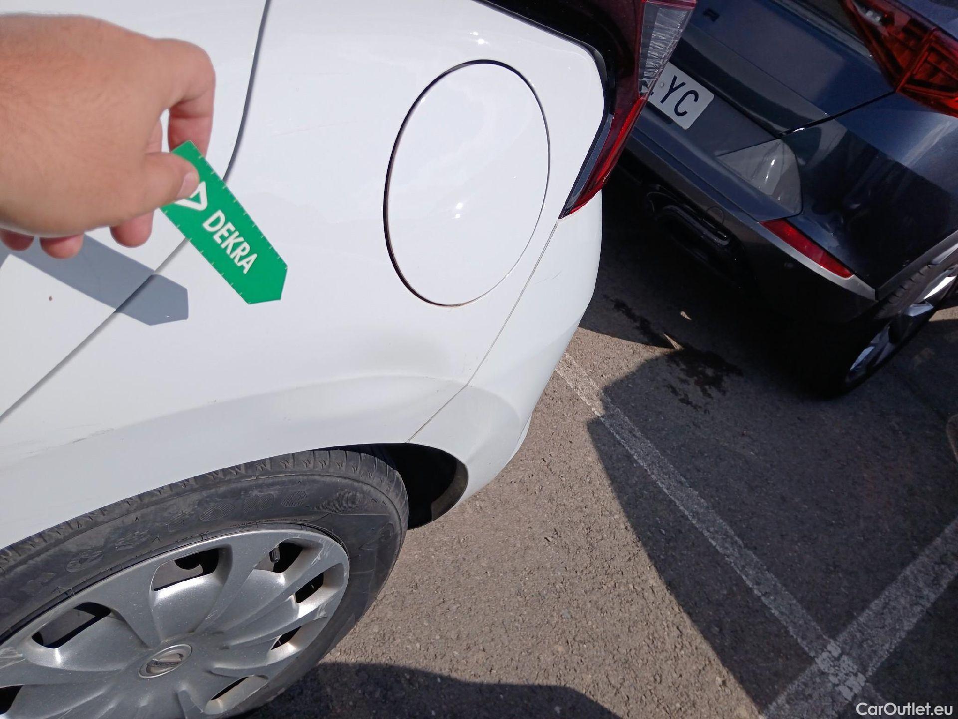  Nissan  Micra NISSAN  / 2017 / 5P / berlina con portón IG-T 68 kW (92 CV) E6D-F Acenta #22