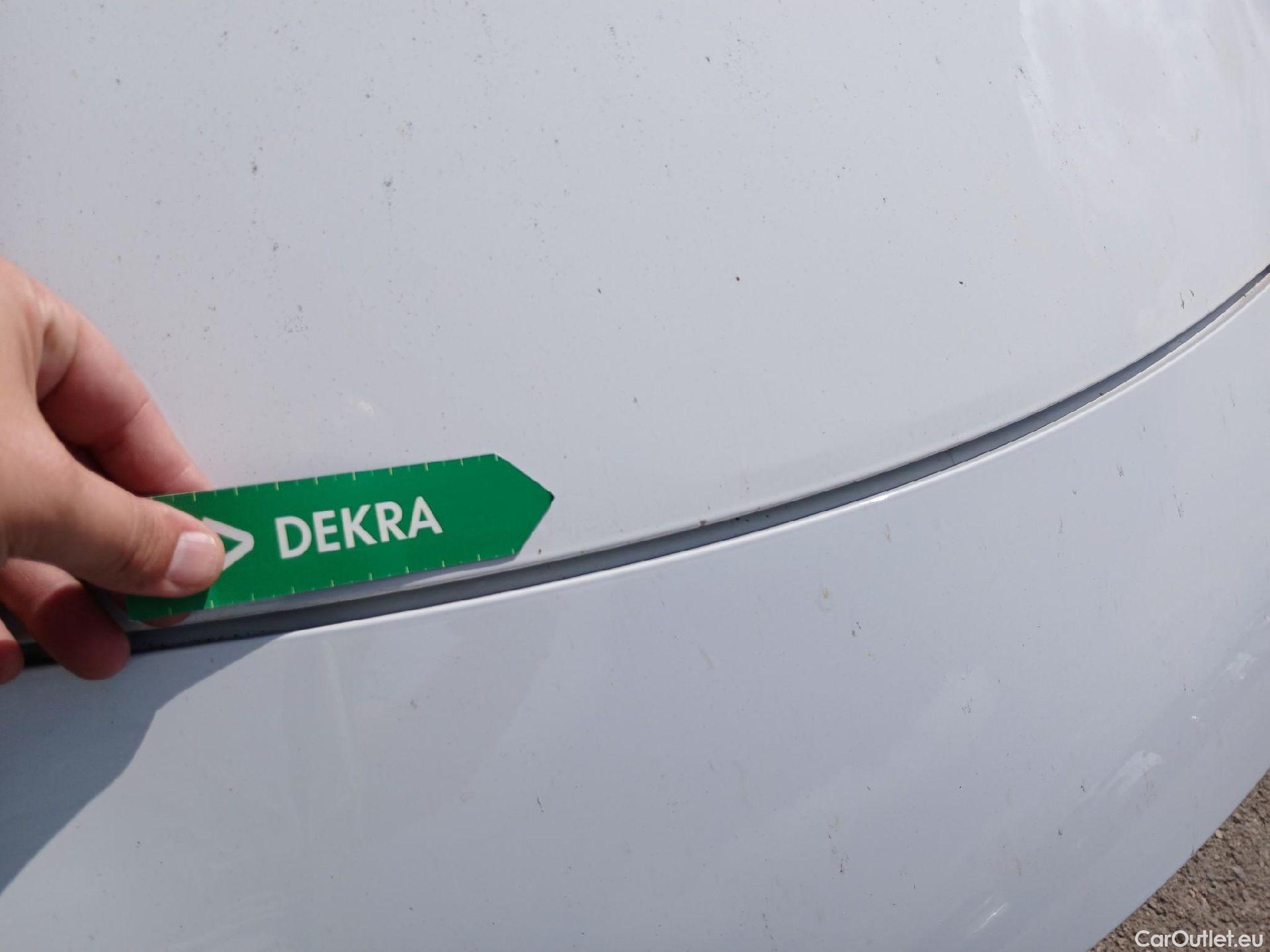  Nissan  Micra NISSAN  / 2017 / 5P / berlina con portón IG-T 68 kW (92 CV) E6D-F Acenta #2